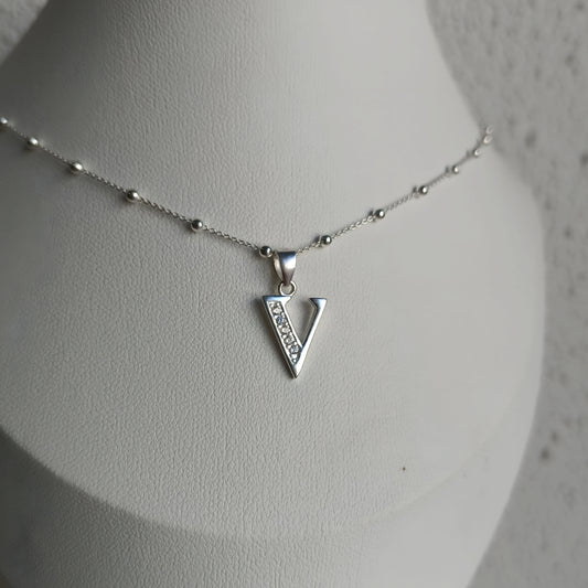 Collar Inicial V - Plata 925 con circones