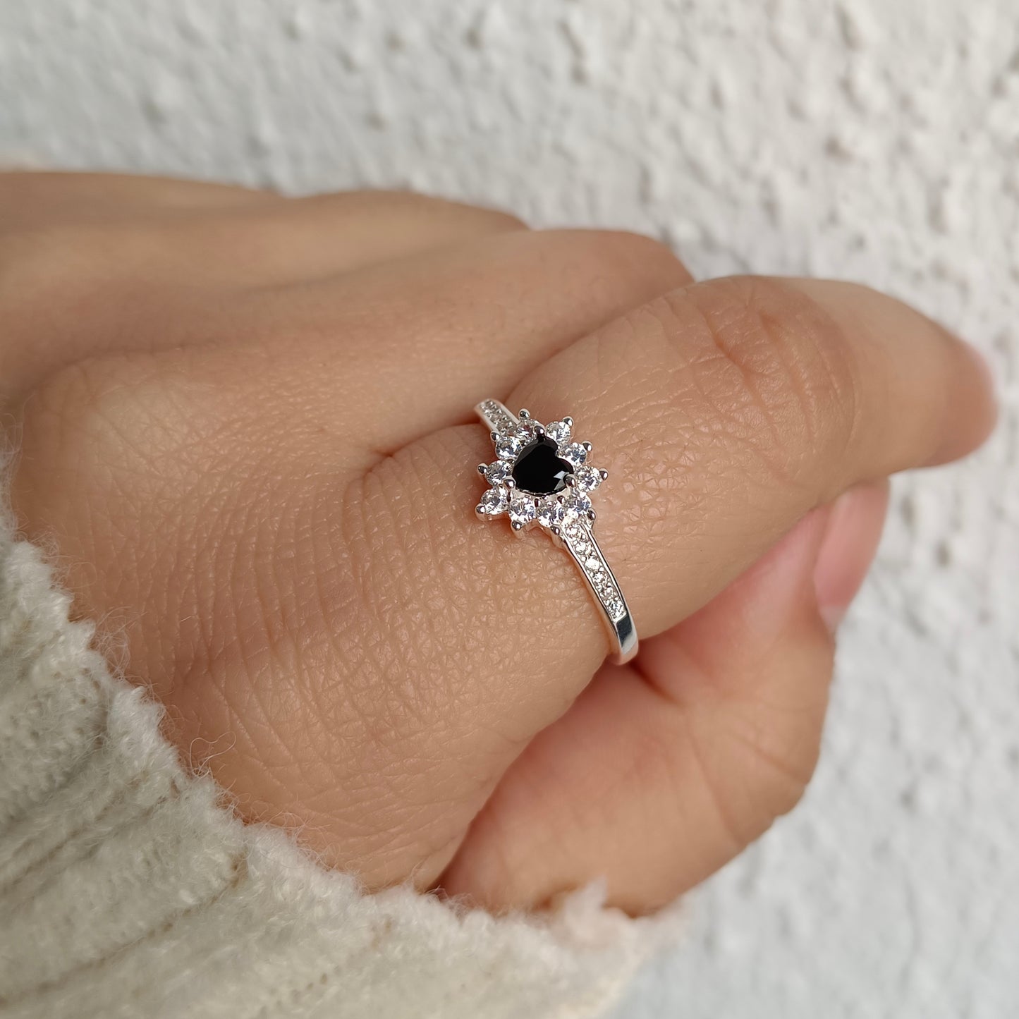 Anillo Black Heart Shiny – Plata 925 con Circones