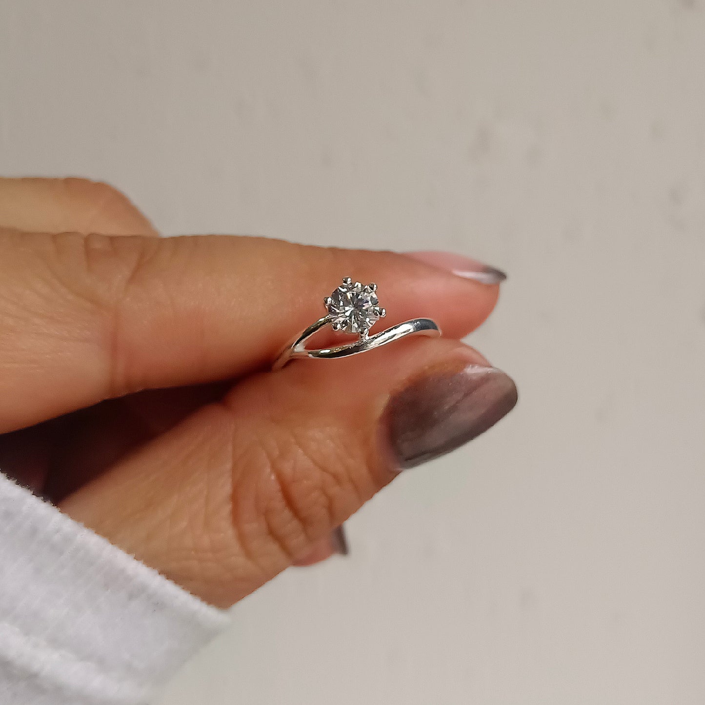 Anillo Solitario diseño curvo y brillante - Plata 925