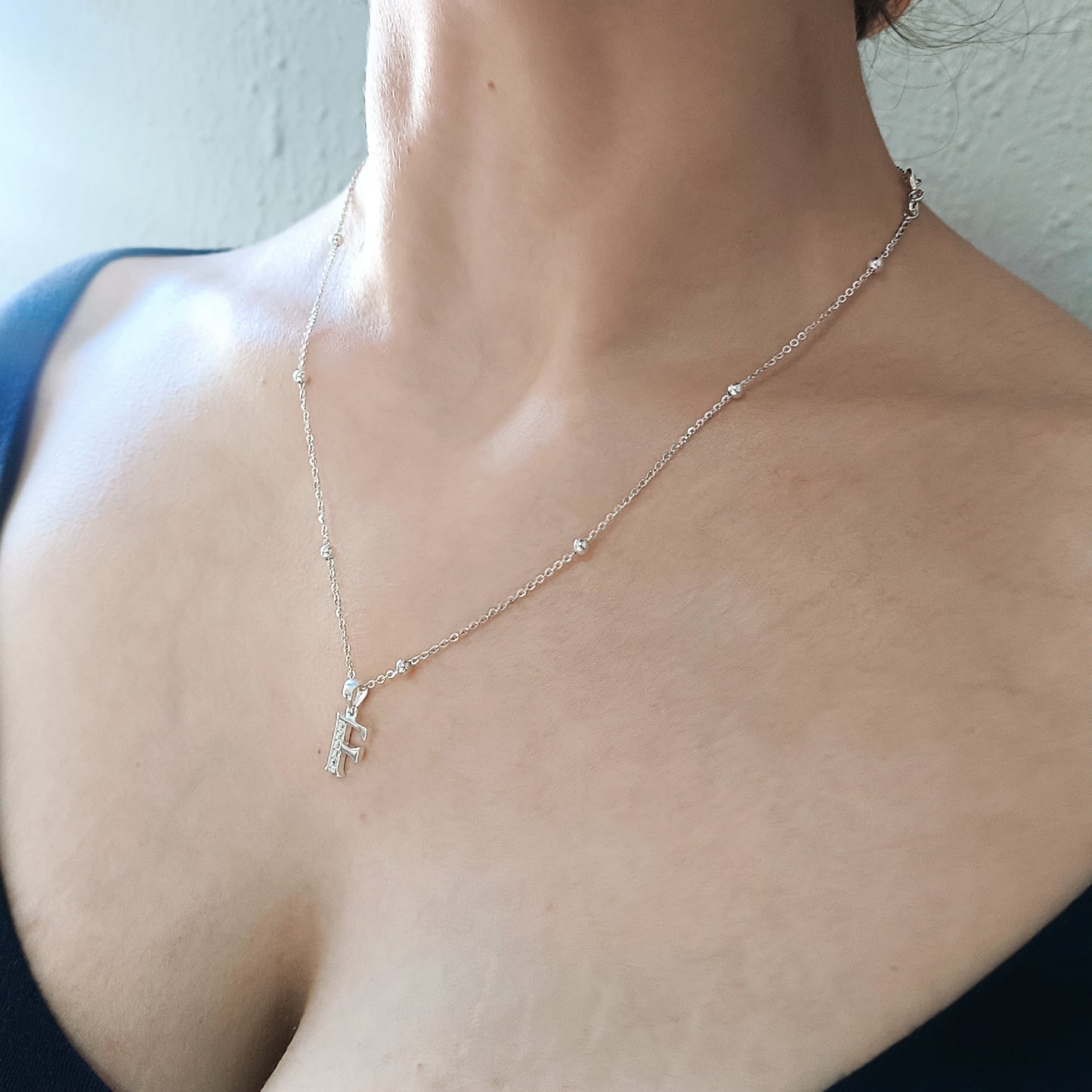 Collar Inicial F - Plata 925 con circones