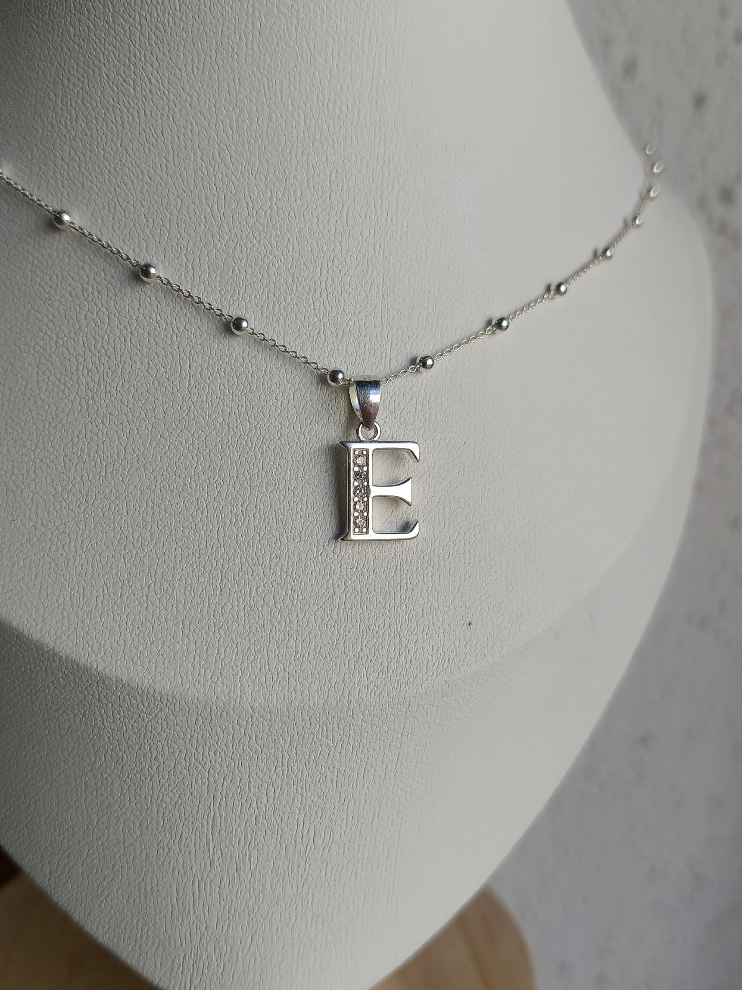 Collar Inicial E - Plata 925 con circones