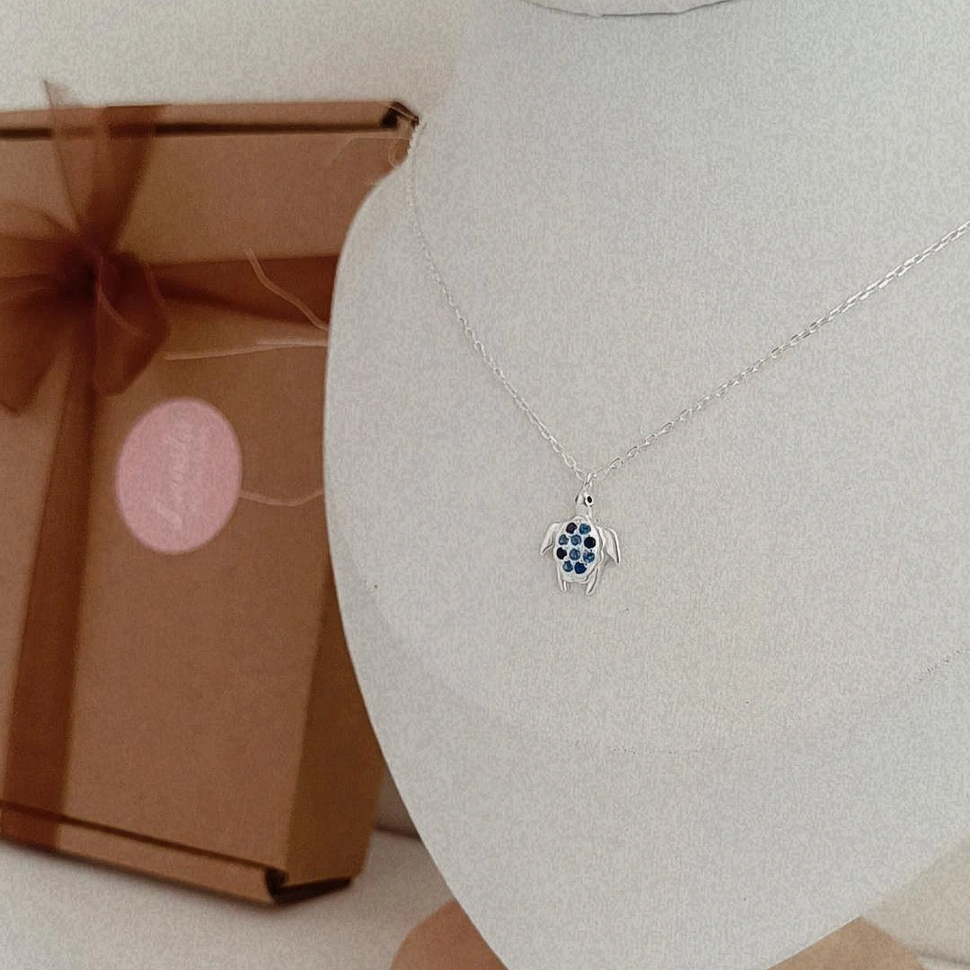 Collar tortuga circones color azul - Plata 925