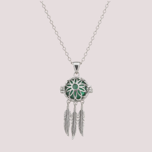 Collar Llamador de Ángeles con alas y esfera verde - Plata Ley 925